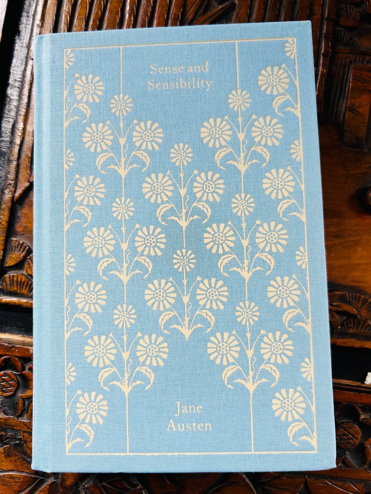 Sense and Sensibility by Jane Austen - Penguin Clothbound Edition - Looking Glass Books -