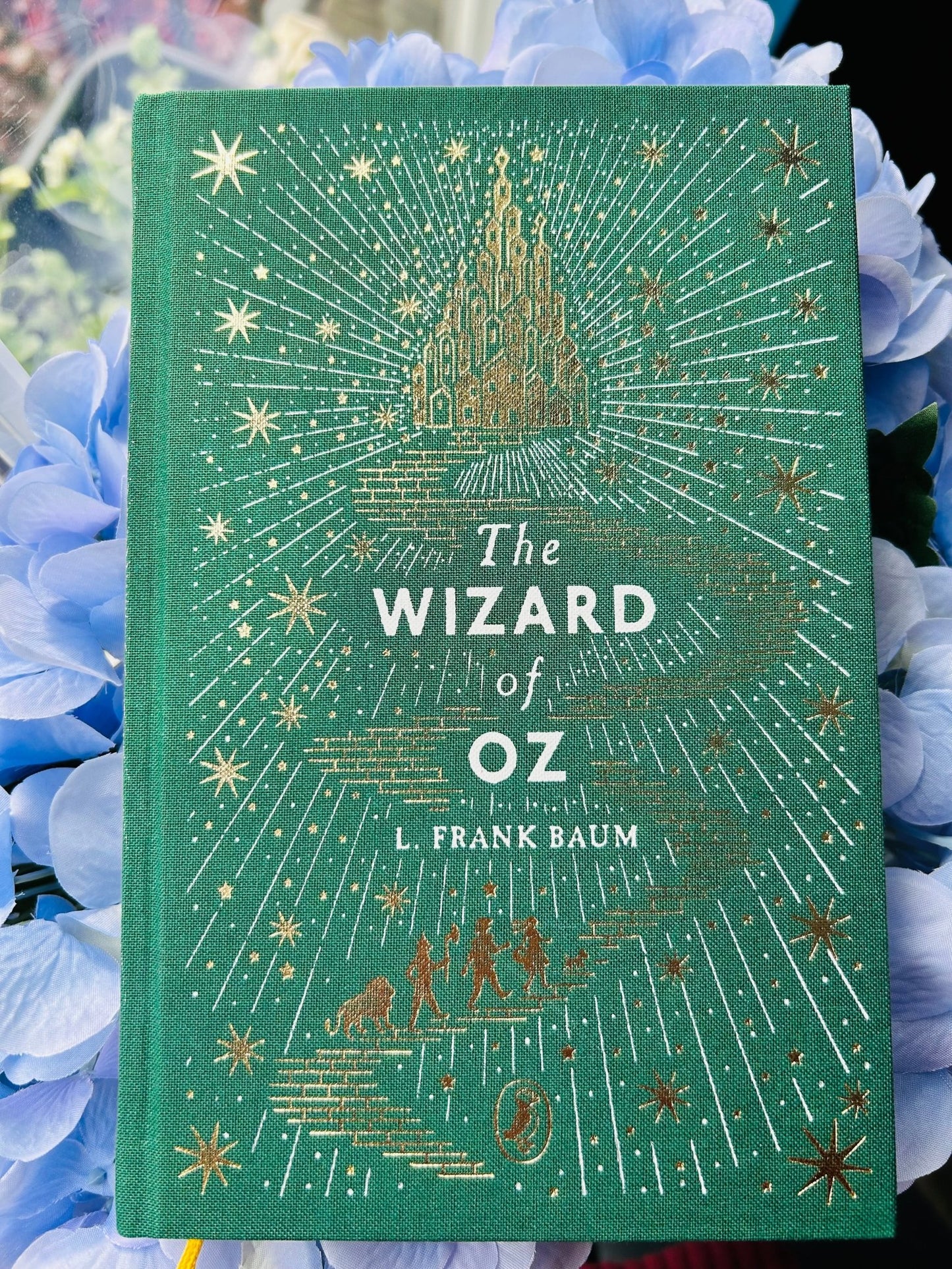 The Wizard of Oz by L Frank Baum - Puffin Clothbound Classics Edition - Looking Glass Books -